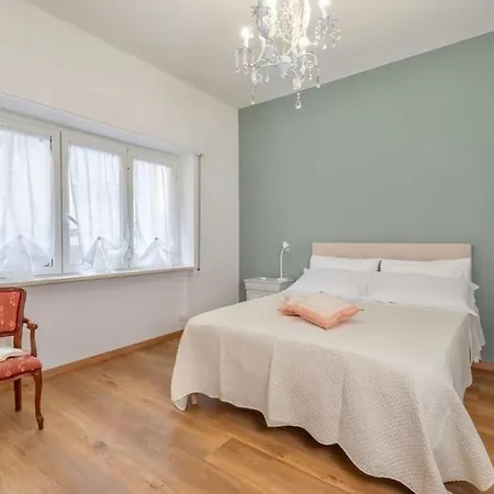 De Sanctis-apartment *