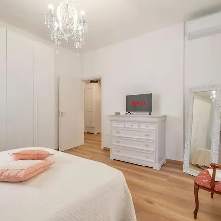 De Sanctis-apartment * Πιομπίνο